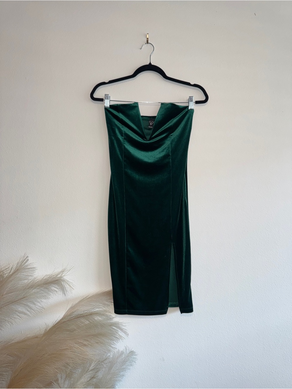 Emerald Velvet Plunge Midi Dress with Side Slit - Picture 3 of 5